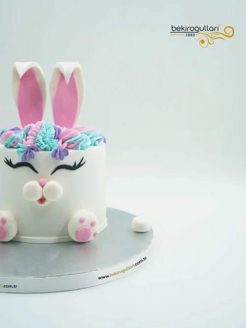 Tavşan Detaylı Butik Pasta