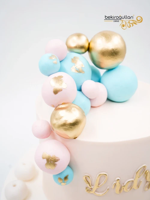 Toplar Ve Gold Detay Butik Pasta