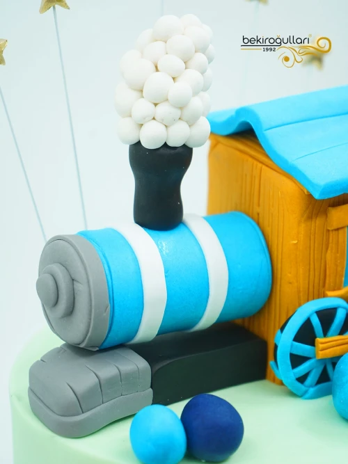 Tren Figürlü Butik Pasta