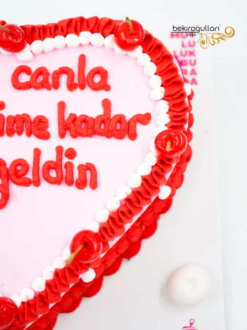 Vişne Süslemeli Naked Pasta