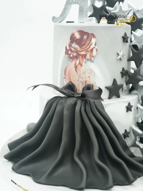 Yıldız Detaylı Butik Pasta