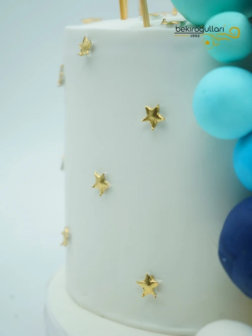 Yıldız Ve Toplar Detaylı Erkek Çocuk Konsept Pasta