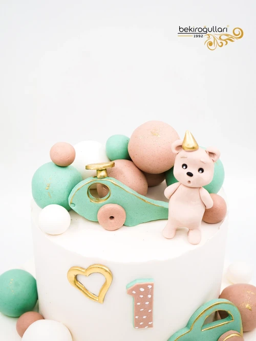 Ayıcık Ve Top Detay Butik Pasta