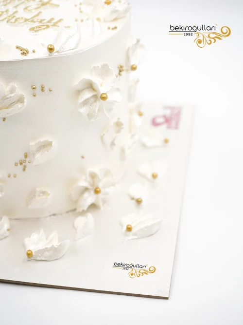 Beyaz Çiçek Gold Detay Naked Pasta