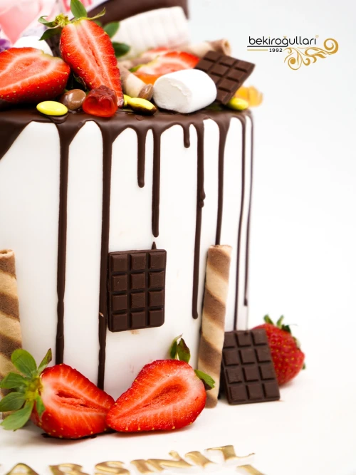 Çiçek Ve Çikolata Detay Butik Pasta