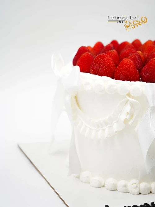 Çilek Detay Naked Pasta