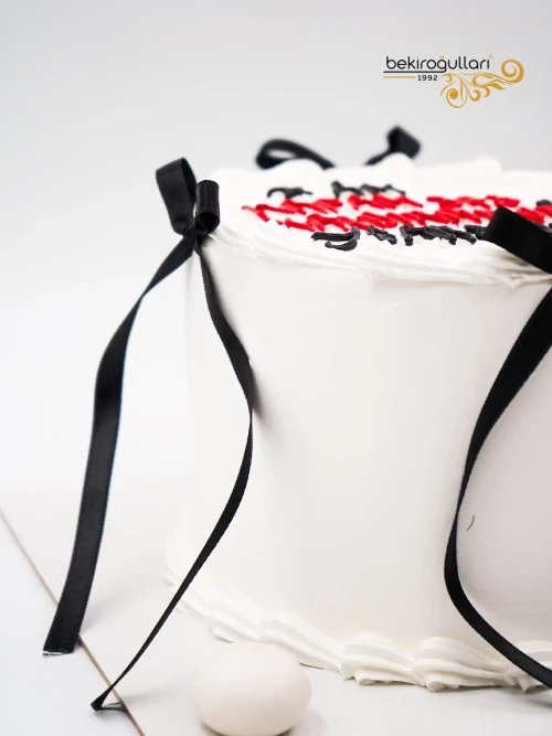 Çizim Ve Kurdele Detay Naked Pasta