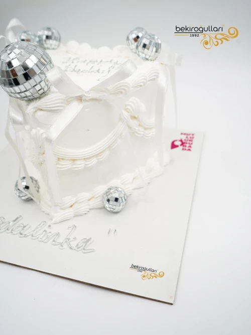 Disko Topu Detay Naked Pasta