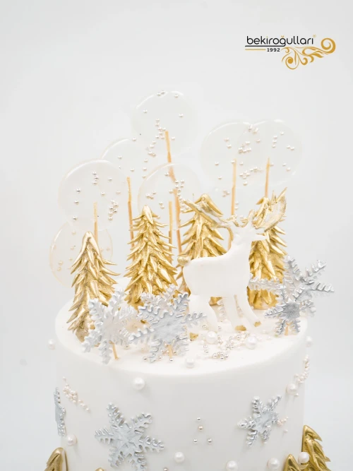 Geyik Ve Gold Detay Butik Pasta