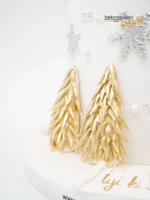 Geyik Ve Gold Detay Butik Pasta