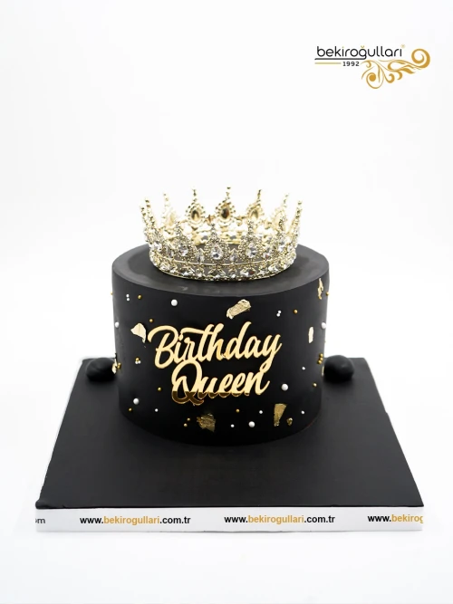 Gold Taç Detay Siyah Tasarım Pasta