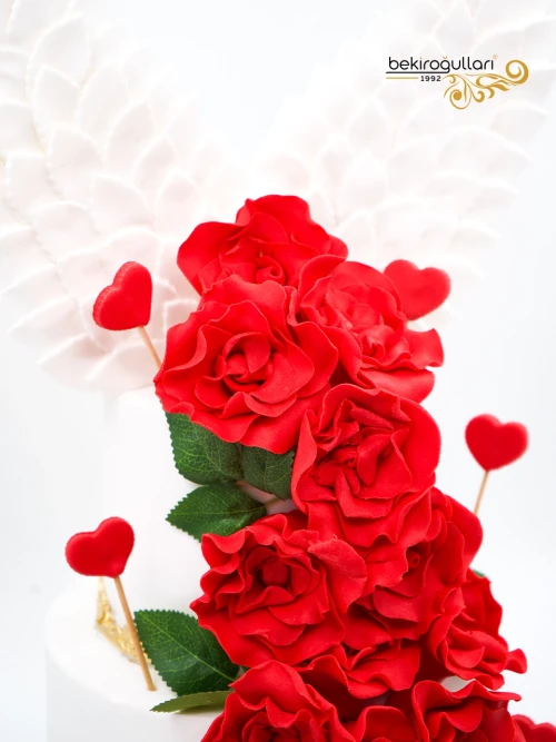 Gül Ve Kanat Detay Butik Pasta