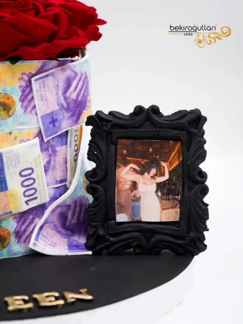 Gül Ve Taç Detay Butik Pasta