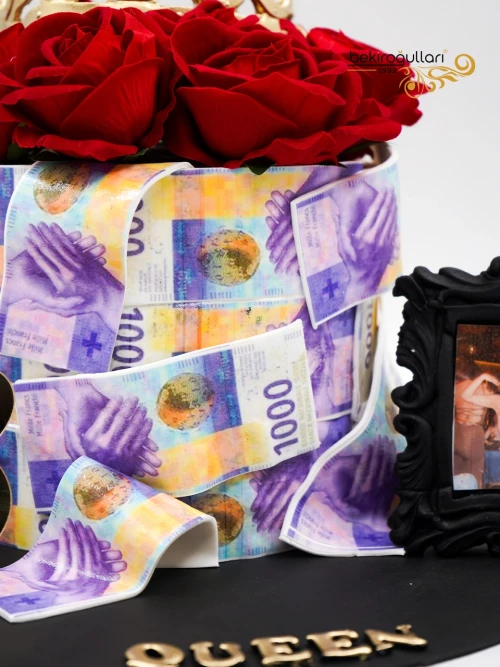 Gül Ve Taç Detay Butik Pasta