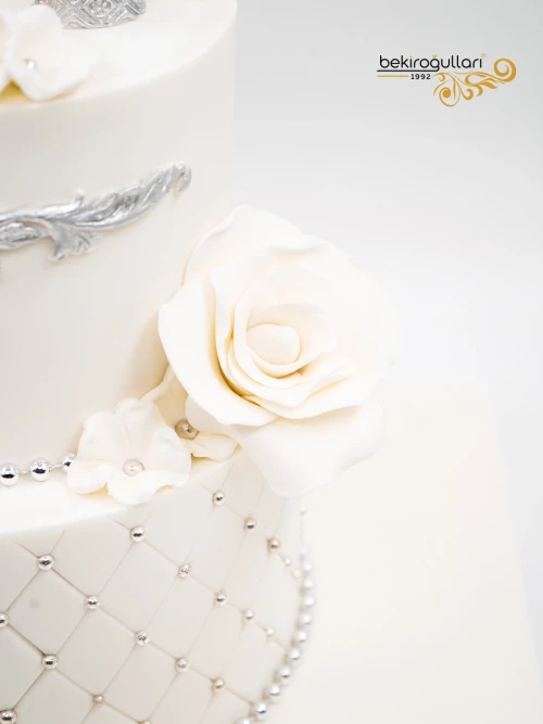 Gümüş Detay Nişan Pastası