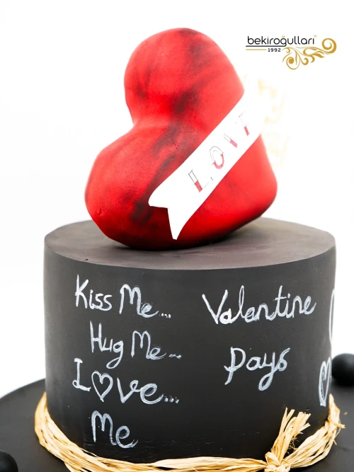 Kalp Detay Butik Pasta