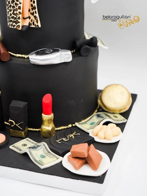 Kişisel Detaylı Kadın Figür Tasarım Pasta