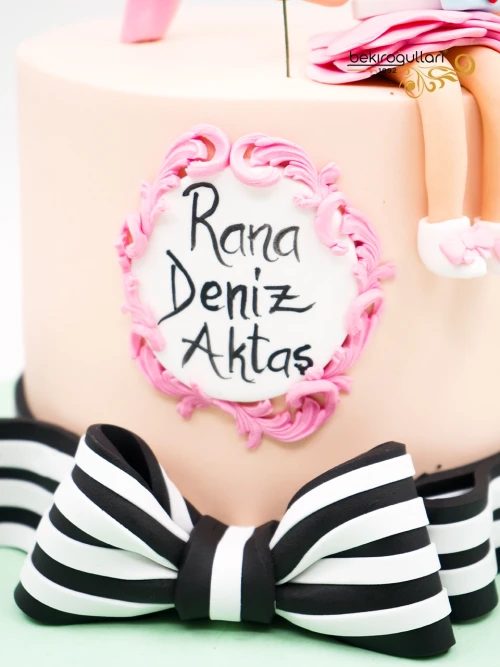 Kız Çocuk Tasarım Butik Pasta