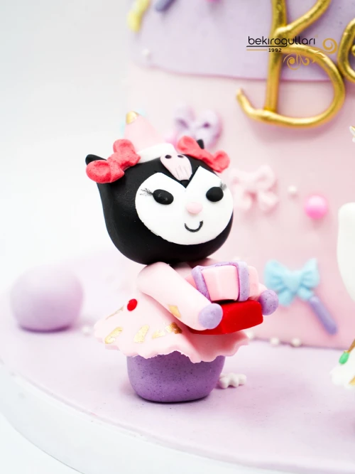 Kuromi Ve Hello Kitty Butik Pasta