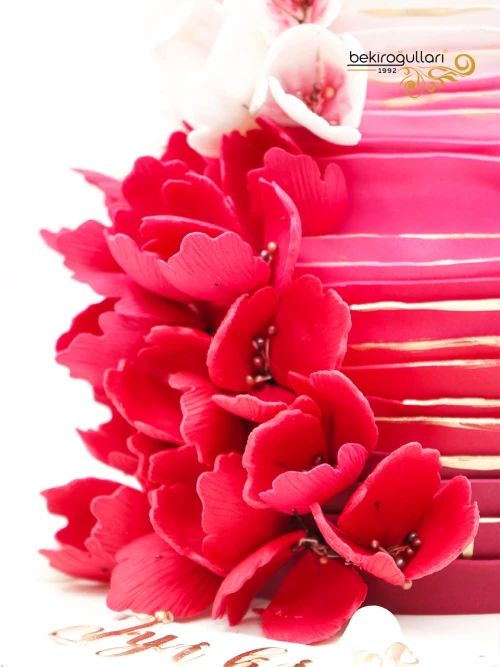 Pembe Çiçek Detay Tasarım Pasta