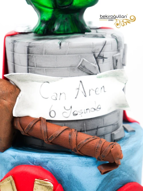 Süper Kahraman Konsept Pasta