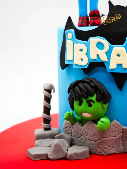 Süper Kahramanlar Konsept Butik Pasta