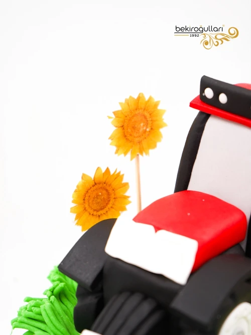 Traktör Figür Butik Pasta