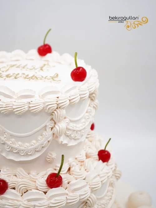 Vişne Süslemeli Naked Cake