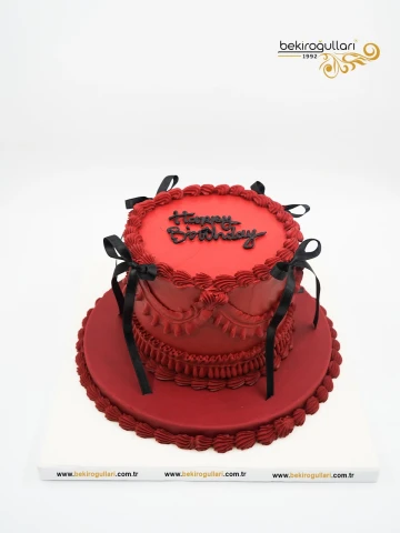 Siyah Kurdele Detay Kırmızı Naked Pasta