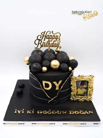 Siyah Ve Gold Detay Konsept Pasta